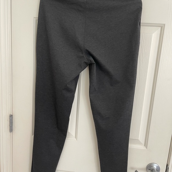 NWT! Vera Wang Pintuck herringbone pants. - Picture 2 of 6